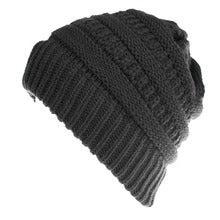 Gorro de Lana Tejido con Abertura para Coleta – Multicolor