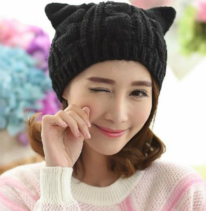 Gorro Beanie Tejido con Orejas de Gato 3D – Hecho a Mano